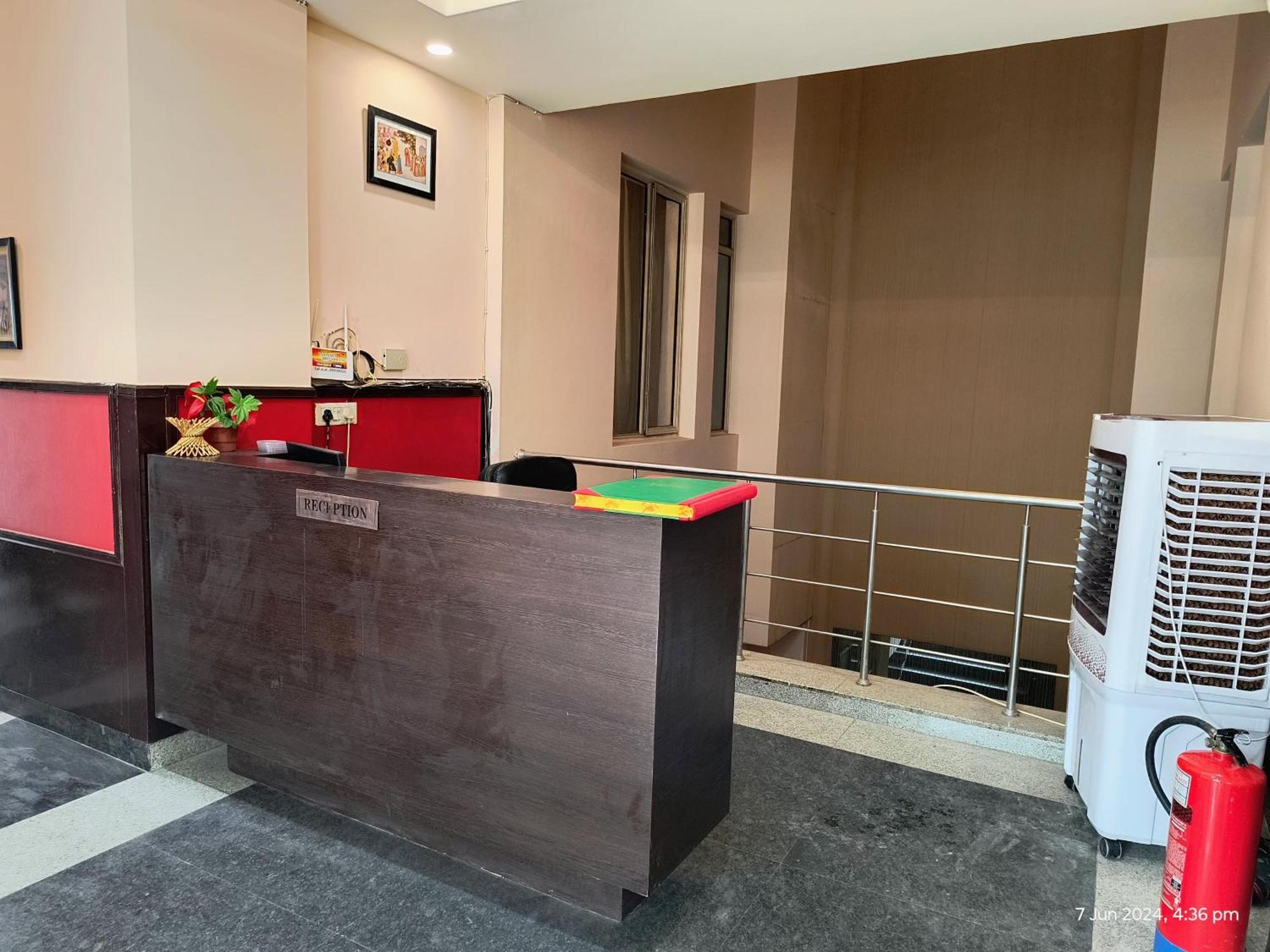 Hotel Mvr Stay By Admire Inn Noida Exterior photo